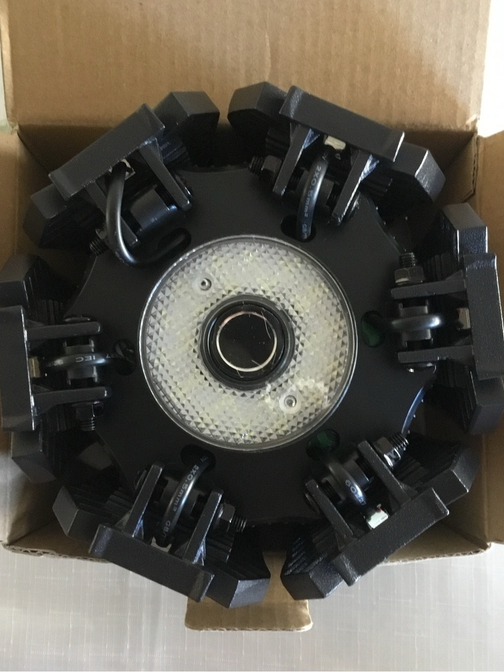 LED Garage Light - Picture 3 of 9